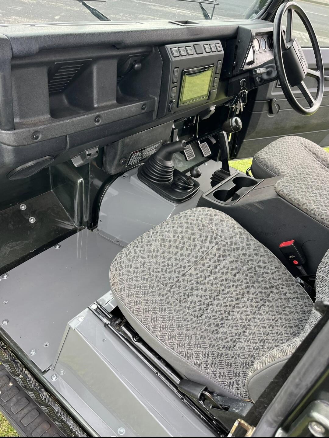 CarPlay head unit and gearstick